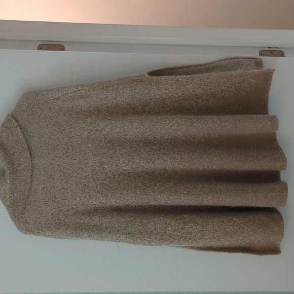 Chico's Fuzzy Shine Knit Cape Boho Cozy Cabin Core Poncho Gold Thread One Size - Picture 8 of 9